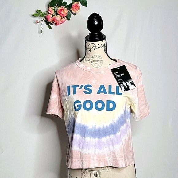 Lovers of hYOUmanity Tops - Lovers of hYOUmanity It's All Good Cropped Tee